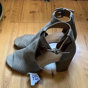 Universal Thread Shoes | Target Fall Heel | Color: Brown/Tan | Size: 9.5